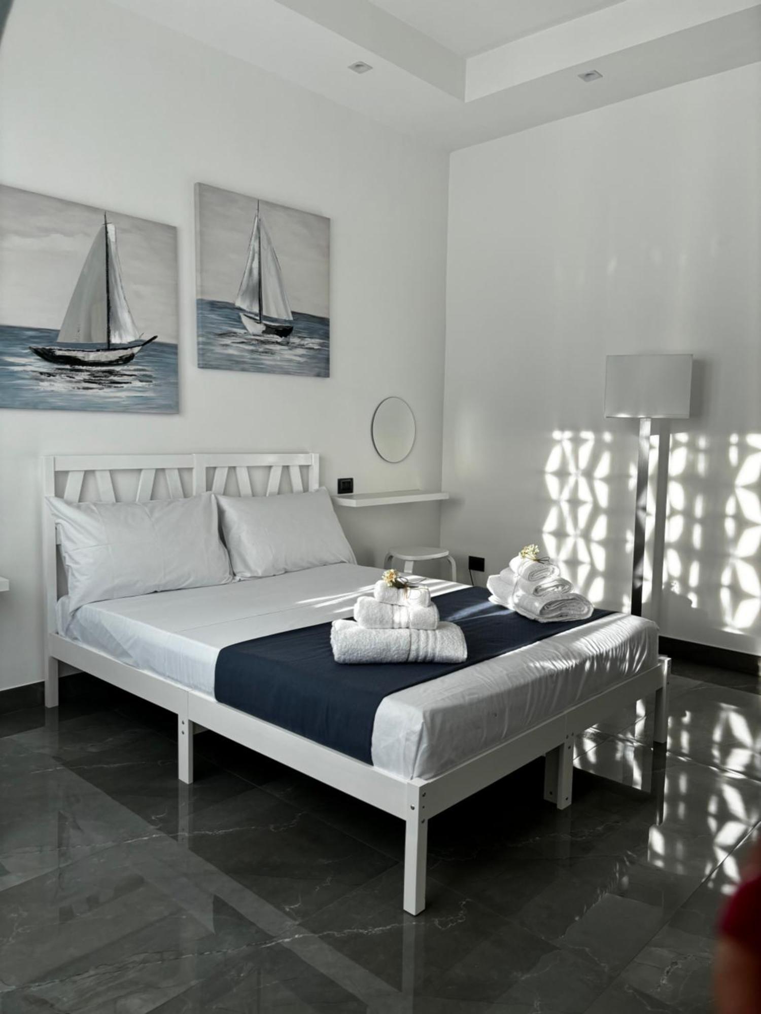 Louis Helen Apartment Neapel Exteriör bild